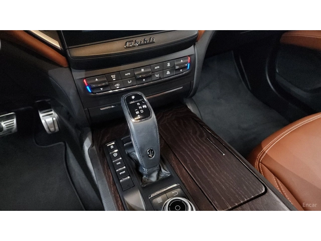 Maserati Ghibli 3.0 GranLusso* КОЖА* ОБДУХВ* НАВИ* ПАНО - автомобили, коли, обяви за нови и употребявани 6