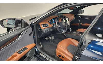Maserati Ghibli 3.0 GranLusso* КОЖА* ОБДУХВ* НАВИ* ПАНО - автомобили, коли, обяви за нови и употребявани 7