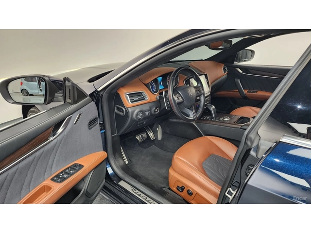 Maserati Ghibli 3.0 GranLusso* КОЖА* ОБДУХВ* НАВИ* ПАНО - автомобили, коли, обяви за нови и употребявани 7