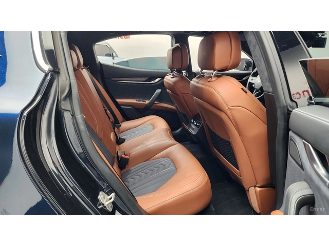 Maserati Ghibli 3.0 GranLusso* КОЖА* ОБДУХВ* НАВИ* ПАНО - автомобили, коли, обяви за нови и употребявани 8