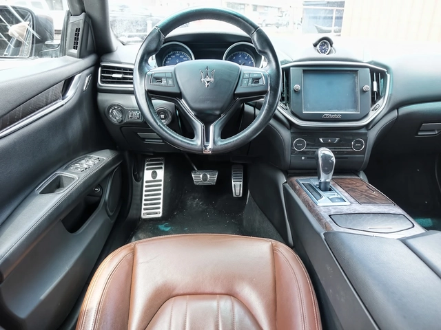 Maserati Ghibli 53ХИЛ.КМ* КАМЕРА* Twin Turbo V6 - автомобили, коли, обяви за нови и употребявани 7
