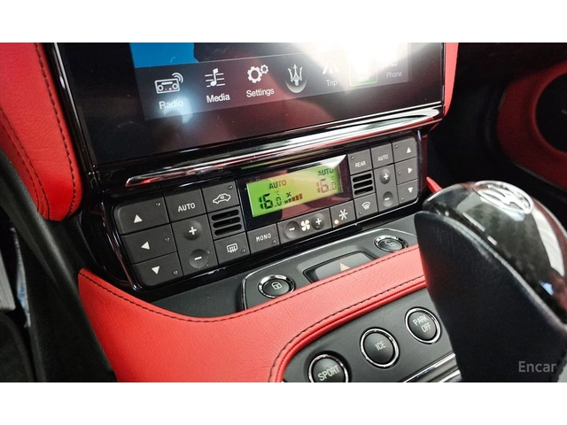 Maserati GranTurismo 4.7* MC* - автомобили, коли, обяви за нови и употребявани 10