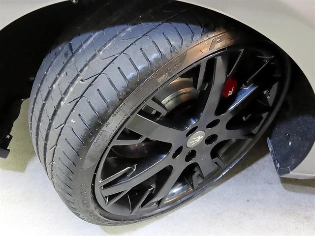 Maserati GranTurismo 4.7* V8* - автомобили, коли, обяви за нови и употребявани 5