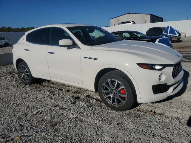 Maserati Levante Q4 AWD* DISTRONIC* PANO* КОЖА - автомобили, коли, обяви за нови и употребявани 3