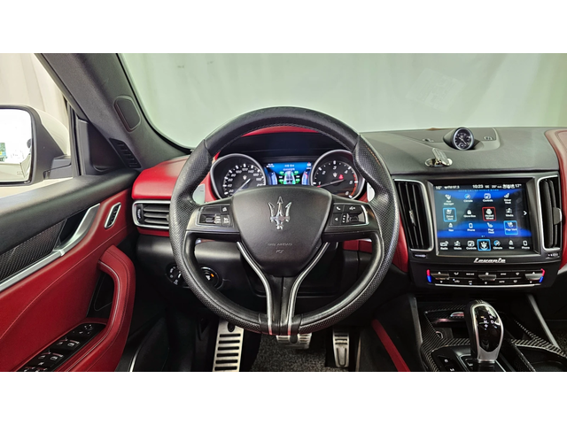 Maserati Levante 3.0 AWD SPORT autogeorge.com - автомобили, коли, обяви за нови и употребявани 11