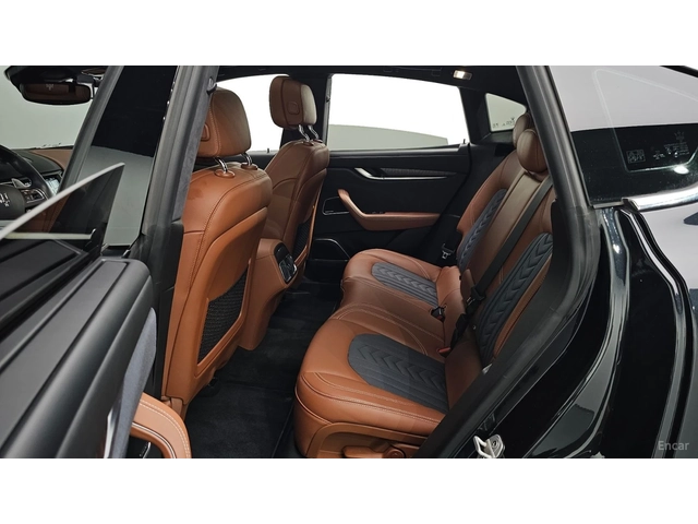 Maserati Levante 3.0 AWD GranLusso* КОЖА* ОБДУХВ* НАВИ* ПАНО - автомобили, коли, обяви за нови и употребявани 8
