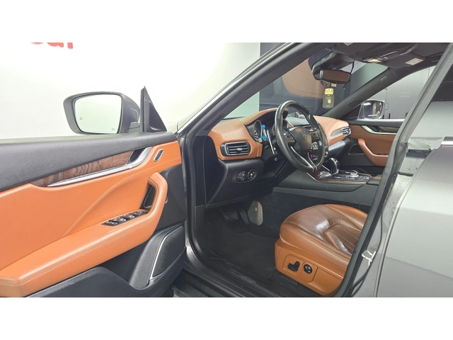 Maserati Levante 3.0 Diesel AWD Premium - автомобили, коли, обяви за нови и употребявани 9