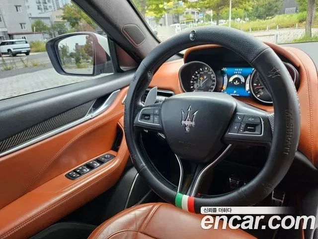 Maserati Levante ДИЗЕЛ | 2 КЛЮЧА | ПАНОРАМА - автомобили, коли, обяви за нови и употребявани 7