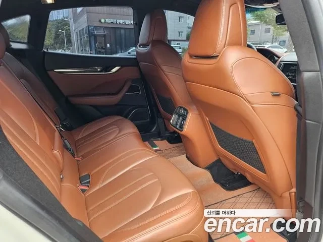 Maserati Levante ДИЗЕЛ | 2 КЛЮЧА | ПАНОРАМА - автомобили, коли, обяви за нови и употребявани 11