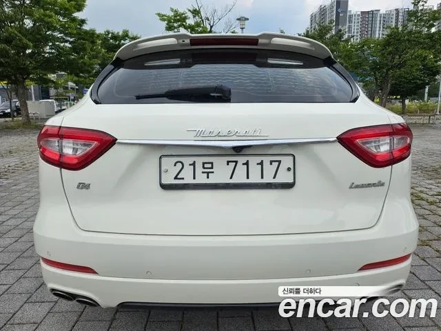 Maserati Levante ДИЗЕЛ | 2 КЛЮЧА | ПАНОРАМА - автомобили, коли, обяви за нови и употребявани 4