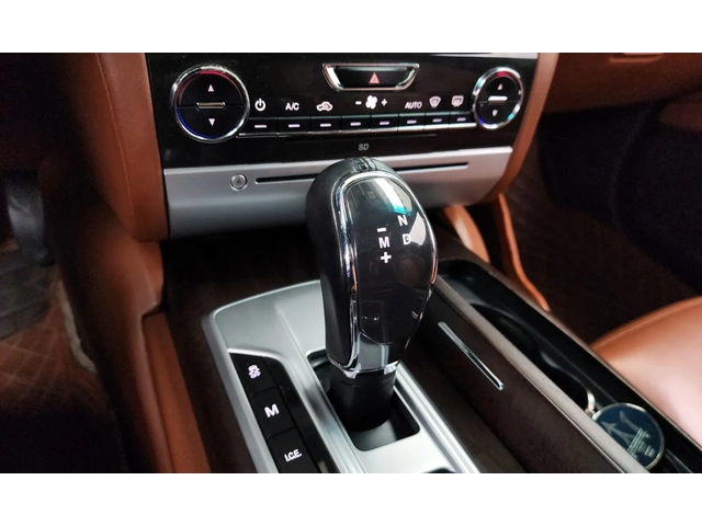 Maserati Quattroporte 3.0 DIESEL 275к.с. * ОБДУХВАНЕ * ЕЛ. ЗАДНИ СЕДАЛКИ - автомобили, коли, обяви за нови и употребявани 9