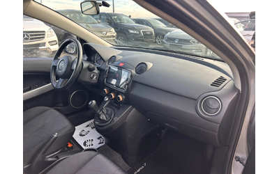Mazda 2 1.3GAZ NAVI EURO 5 - автомобили, коли, обяви за нови и употребявани 10
