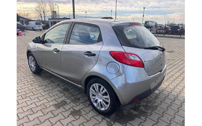 Mazda 2 1.3GAZ NAVI EURO 5 - автомобили, коли, обяви за нови и употребявани 7