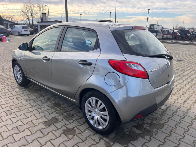 Mazda 2 1.3GAZ NAVI EURO 5 - автомобили, коли, обяви за нови и употребявани 7