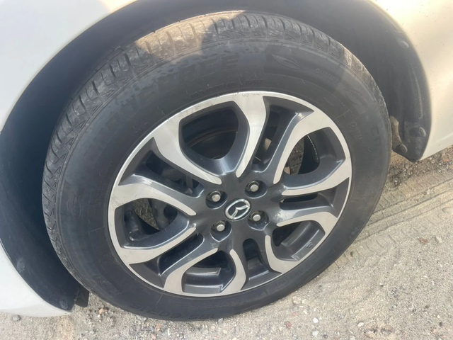 Mazda 2 1.5D-NAVI-TOPP - автомобили, коли, обяви за нови и употребявани 7