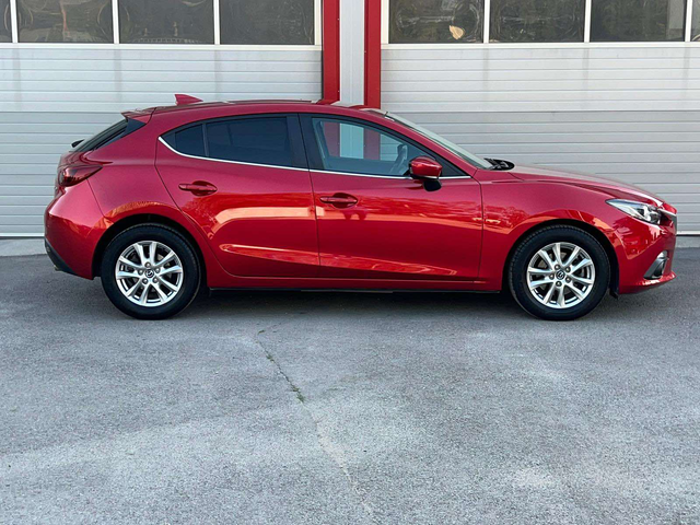 Mazda 3 1.5D - автомобили, коли, обяви за нови и употребявани 4