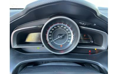 Mazda 3 1.5D - автомобили, коли, обяви за нови и употребявани 9