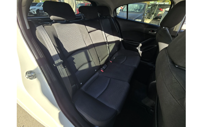 Mazda 3 1.5 SKYACTIV 100к.с Топ състояние - автомобили, коли, обяви за нови и употребявани 13