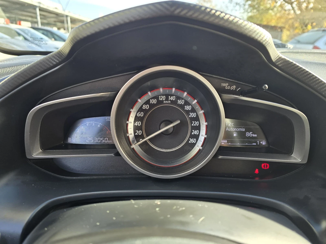 Mazda 3 1.5 SKYACTIV 100к.с Топ състояние - автомобили, коли, обяви за нови и употребявани 16