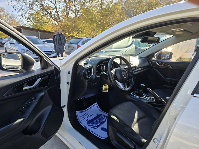 Mazda 3 1.5 SKYACTIV 100к.с Топ състояние - автомобили, коли, обяви за нови и употребявани 9
