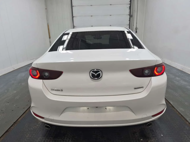 Mazda 3 GS| МЪРТВА ТОЧКА| ЗАДНА КАМЕРА| 2 КЛЮЧА| - автомобили, коли, обяви за нови и употребявани 5