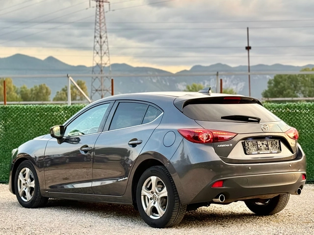 Mazda 3 2.2D KEYLESS GO* EURO 6 - автомобили, коли, обяви за нови и употребявани 4