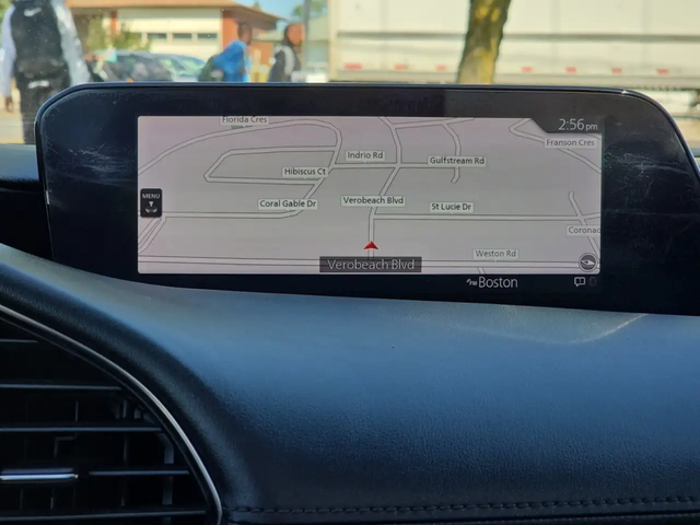 Mazda 3 GT Auto * HUD / BOSE / LEATHER / SUNROOF / DRIVER Front Wheel Drive - автомобили, коли, обяви за нови и употребявани 15