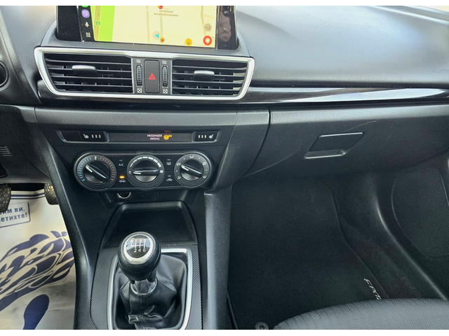 Mazda 3 ТОП СЪСТОЯНИЕ/1.5iSKYACTIV/НАВИГАЦИЯ - автомобили, коли, обяви за нови и употребявани 12