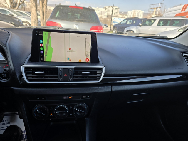 Mazda 3 ТОП СЪСТОЯНИЕ/1.5iSKYACTIV/НАВИГАЦИЯ - автомобили, коли, обяви за нови и употребявани 13