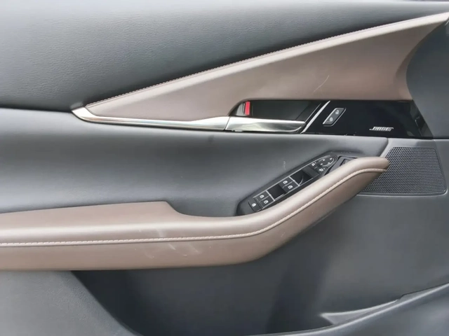 Mazda CX-30 GT AWD - автомобили, коли, обяви за нови и употребявани 8
