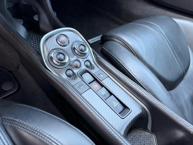 McLaren 540C Coupe LIFT / CARBON - автомобили, коли, обяви за нови и употребявани 11