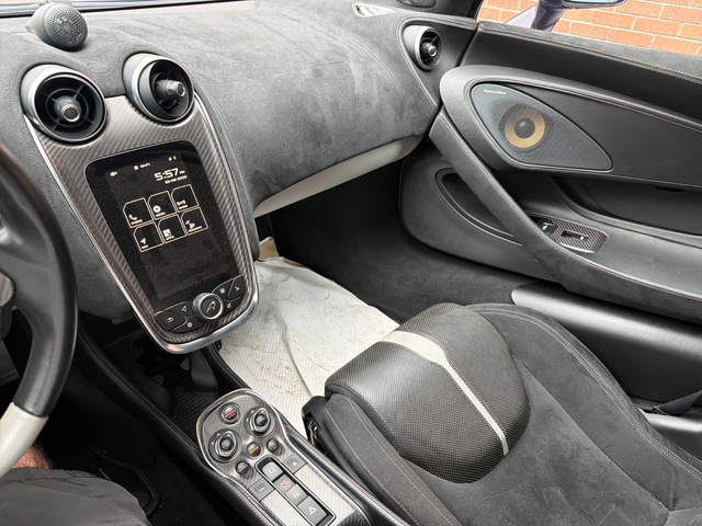 McLaren 570S 3.8L 8cyl RWD - автомобили, коли, обяви за нови и употребявани 8