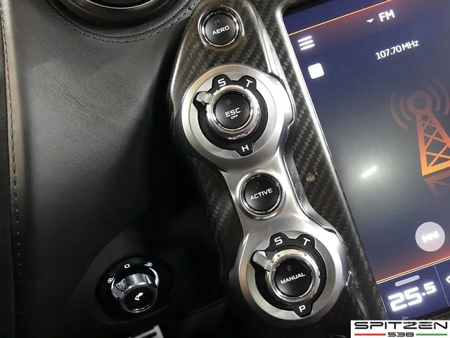 McLaren 720 S Bowers & Wilkins / Carbon - автомобили, коли, обяви за нови и употребявани 11