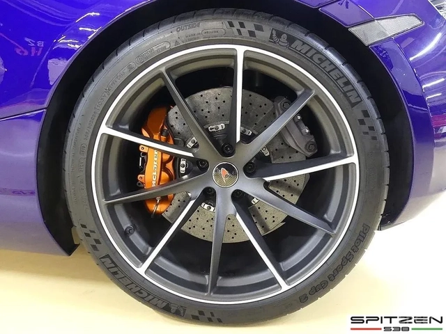 McLaren 720 S Bowers & Wilkins / Carbon - автомобили, коли, обяви за нови и употребявани 3