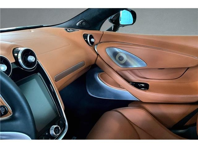 McLaren GT 4.0L 8cyl RWD - автомобили, коли, обяви за нови и употребявани 13