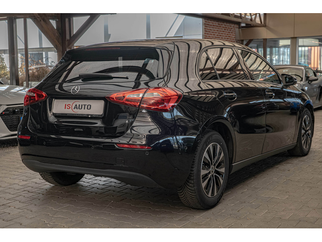 Mercedes A180d VirtualПодгрев/Lane Assist/Sport - автомобили, коли, обяви за нови и употребявани 3