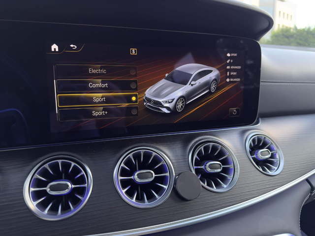 Mercedes AMG GT 63S/E-Performance/Burmester/HuD/Обдух/Ceramika - автомобили, коли, обяви за нови и употребявани 11