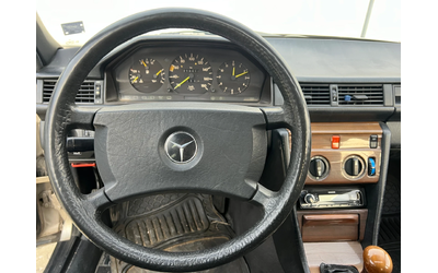 Mercedes-Benz 124 200D 72к.с. Шибедах - автомобили, коли, обяви за нови и употребявани 12