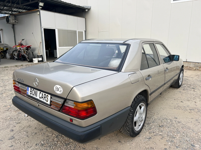 Mercedes-Benz 124 200D 72к.с. Шибедах - автомобили, коли, обяви за нови и употребявани 4