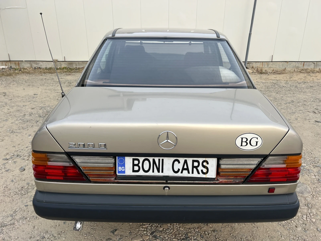 Mercedes-Benz 124 200D 72к.с. Шибедах - автомобили, коли, обяви за нови и употребявани 5