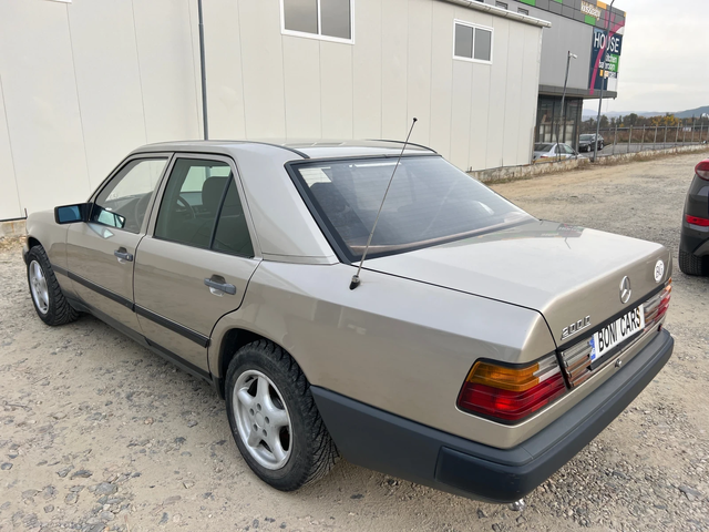 Mercedes-Benz 124 200D 72к.с. Шибедах - автомобили, коли, обяви за нови и употребявани 6