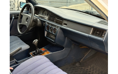 Mercedes-Benz 190 2.0D* 1985г* БЕЗ РЪЖДИ* ТЯСНАТА ЛАЙСНА* - автомобили, коли, обяви за нови и употребявани 11