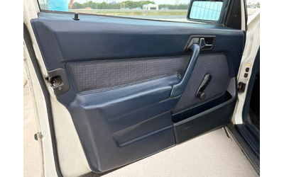 Mercedes-Benz 190 2.0D* 1985г* БЕЗ РЪЖДИ* ТЯСНАТА ЛАЙСНА* - автомобили, коли, обяви за нови и употребявани 8