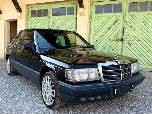 Mercedes-Benz 190 2.0i БЕНЗИН - автомобили, коли, обяви за нови и употребявани 2