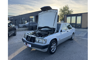 Mercedes-Benz 190 Mercedes-Benz 190 - автомобили, коли, обяви за нови и употребявани 10