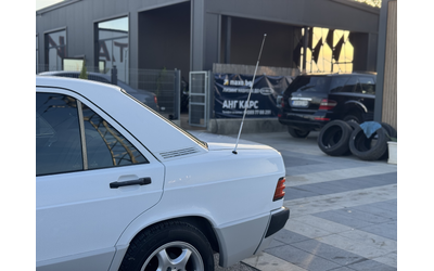 Mercedes-Benz 190 Mercedes-Benz 190 - автомобили, коли, обяви за нови и употребявани 11