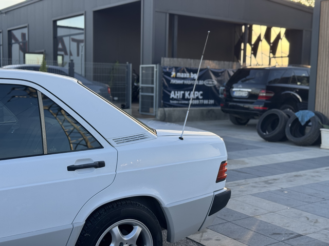 Mercedes-Benz 190 Mercedes-Benz 190 - автомобили, коли, обяви за нови и употребявани 11