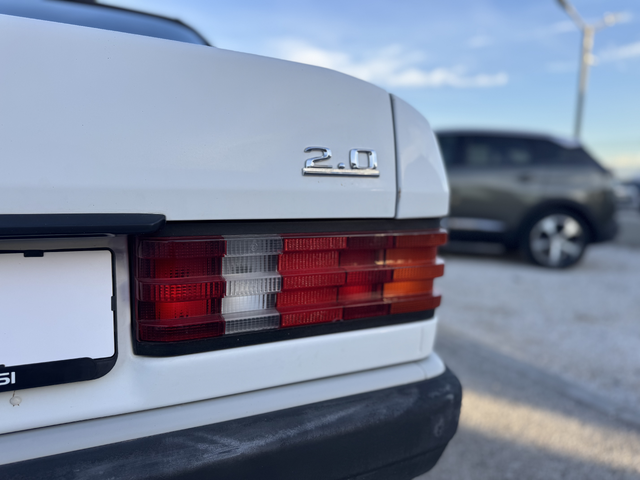 Mercedes-Benz 190 Mercedes-Benz 190 - автомобили, коли, обяви за нови и употребявани 12