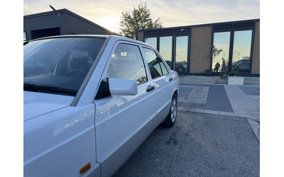 Mercedes-Benz 190 Mercedes-Benz 190 - автомобили, коли, обяви за нови и употребявани 15