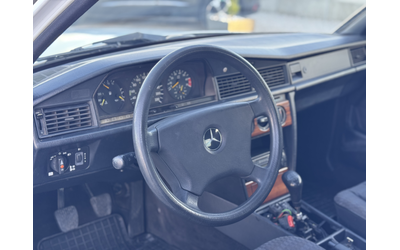 Mercedes-Benz 190 Mercedes-Benz 190 - автомобили, коли, обяви за нови и употребявани 6